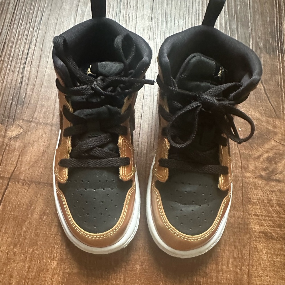 Jordan 1 - Picture 2 of 6